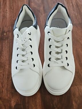 Steve Madden Platform  Shoes Size 7 Color White And Black